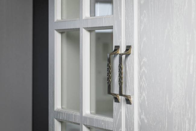 Ливерпуль Шкаф-витрина + карниз